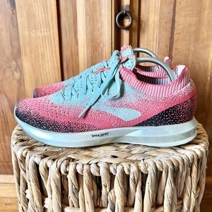 Brooks Levitate 2 Women’s Coral/Blue Stretch Running Shoes Size 10.5